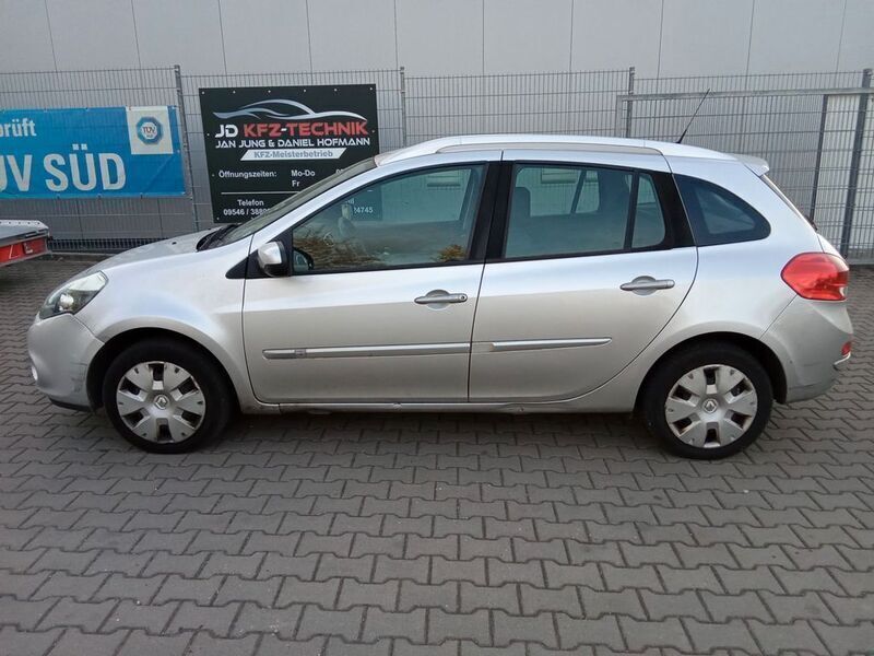 Gebraucht Renault Clio II Dynamique 101 PS (74 kW) 2010 Silber Limousine