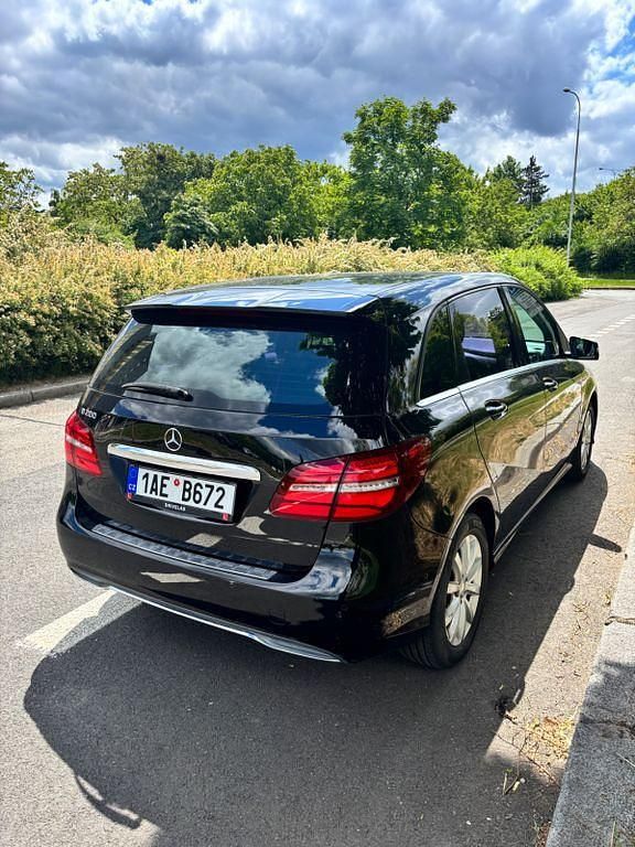 Gebraucht Mercedes B200 136 PS (100 kW) 2015 Schwarz Van / Kleinbus