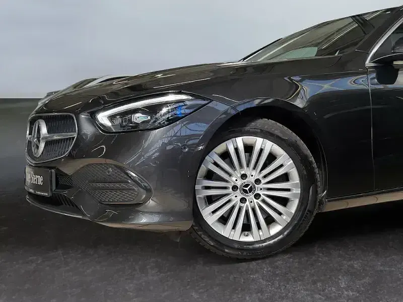 Gebraucht Mercedes C300 Avantgarde 265 PS (194 kW) 2023 Grau Limousine