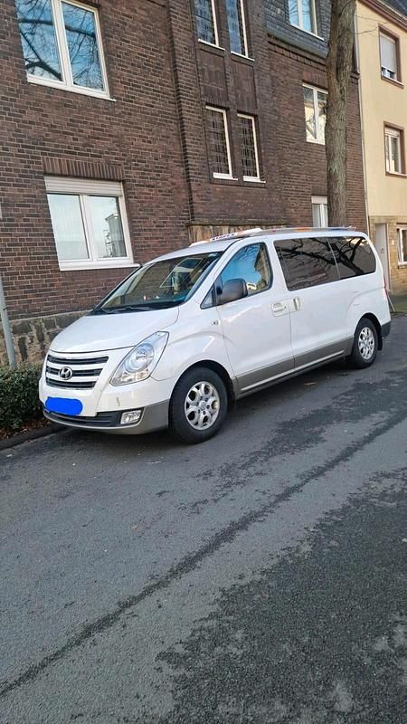 Gebraucht Hyundai H-1 163 PS (119 kW) 2015 Weiß Van / Kleinbus