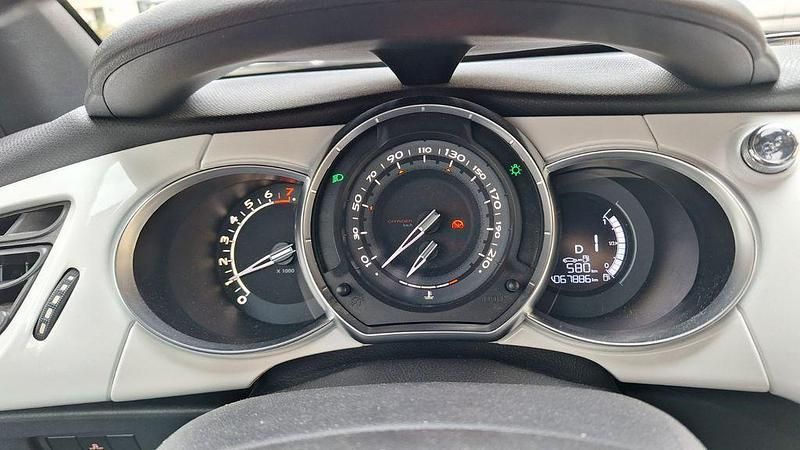 Gebraucht Citroën DS3 So Chic 120 PS (88 kW) 2013 Rot Kleinwagen