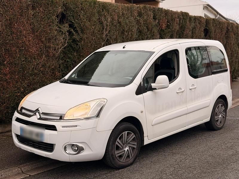 Weiß Gebraucht 2014 Citroën C3 Kleinwagen | 3.700 € - Bild 1/4