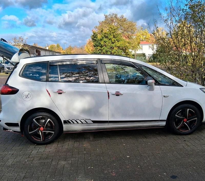Weiß Gebraucht 2014 Opel Zafira Tourer Van / Kleinbus | 6.000 € (Guter Preis) - Bild 1/4
