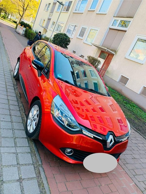 Gebraucht Renault Clio IV 91 PS (66 kW) 2016 Rot Kleinwagen