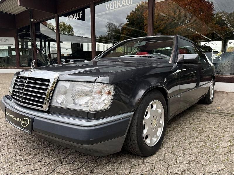 Gebraucht Mercedes E300 AMG 220 PS (161 kW) 1990 Blau Coupé
