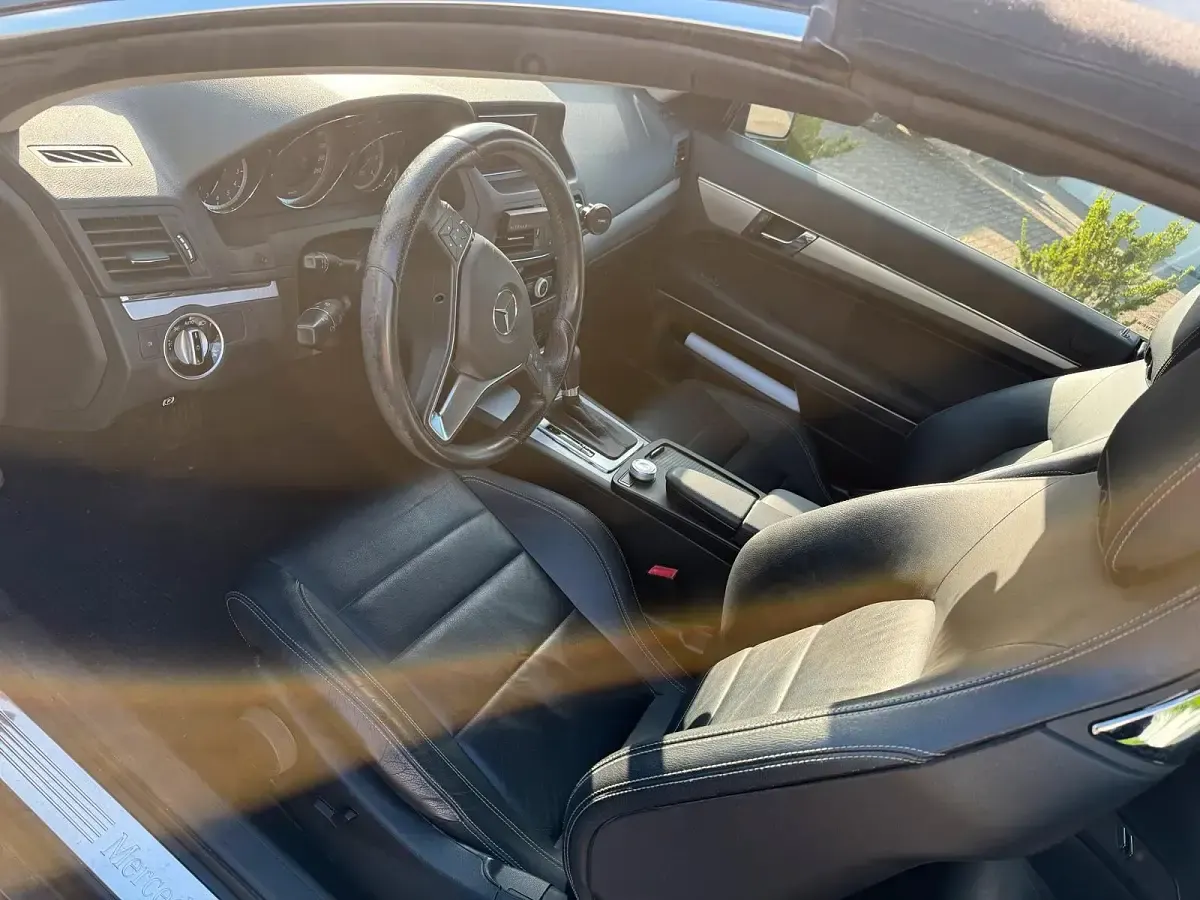 Gebraucht Mercedes E220 170 PS (125 kW) 2012 Schwarz Cabrio