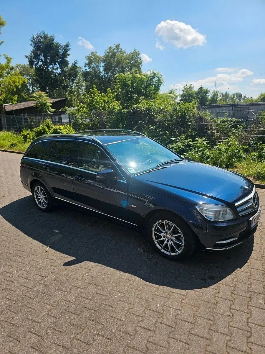 Second-hand Mercedes C220 Avantgarde 170 CP (125 kW) 2010 Berlinǎ