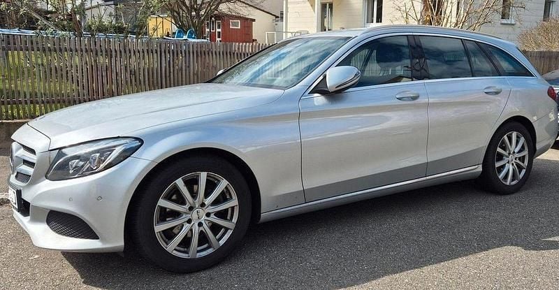 Silber Gebraucht 2017 Mercedes C180 Kombi | 15.900 € (Superpreis) - Bild 1/4