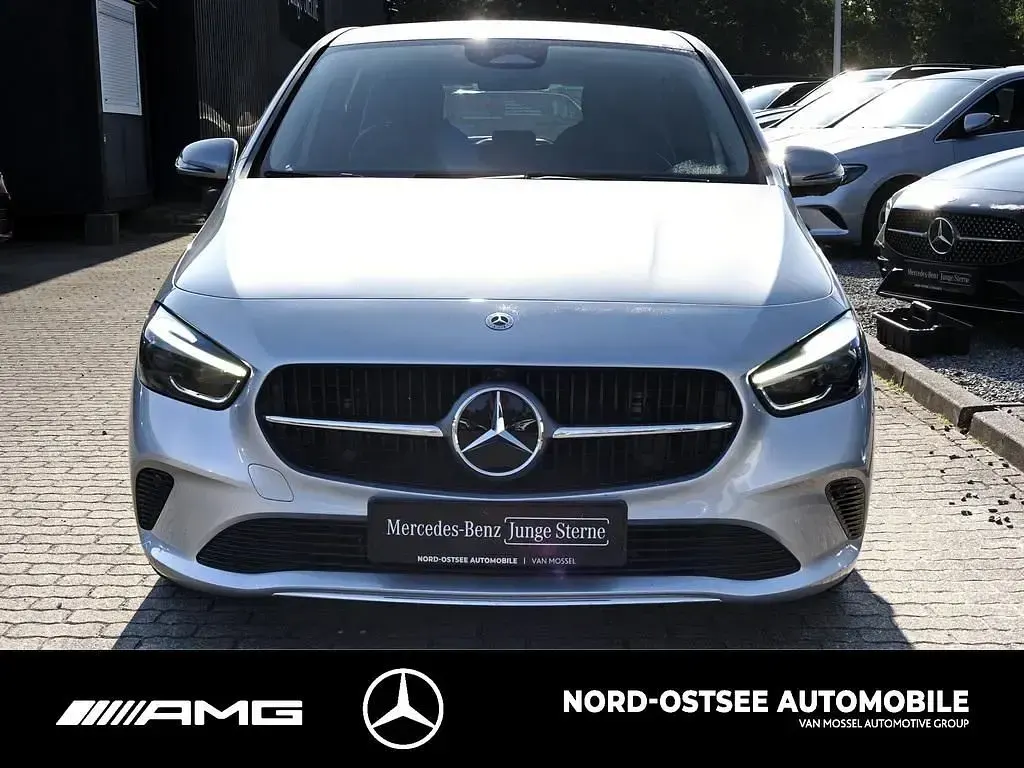 Gebraucht Mercedes B200 Advanced Plus 163 PS (119 kW) 2025 Metalliclack hightechsilber Kleinwagen