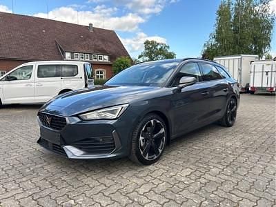 Magnetic grau Gebraucht 2023 Cupra Leon Kombi | 27.775 € (Fairer Preis) - Bild 1/2