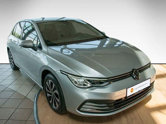 Gebraucht VW Golf VIII Active 110 PS (80 kW) 2023 Reflexsilber metallic Limousine