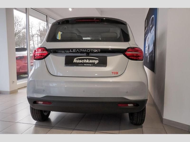 Neu Leapmotor T03 69 kW (95 PS) 2026 Silber Kleinwagen