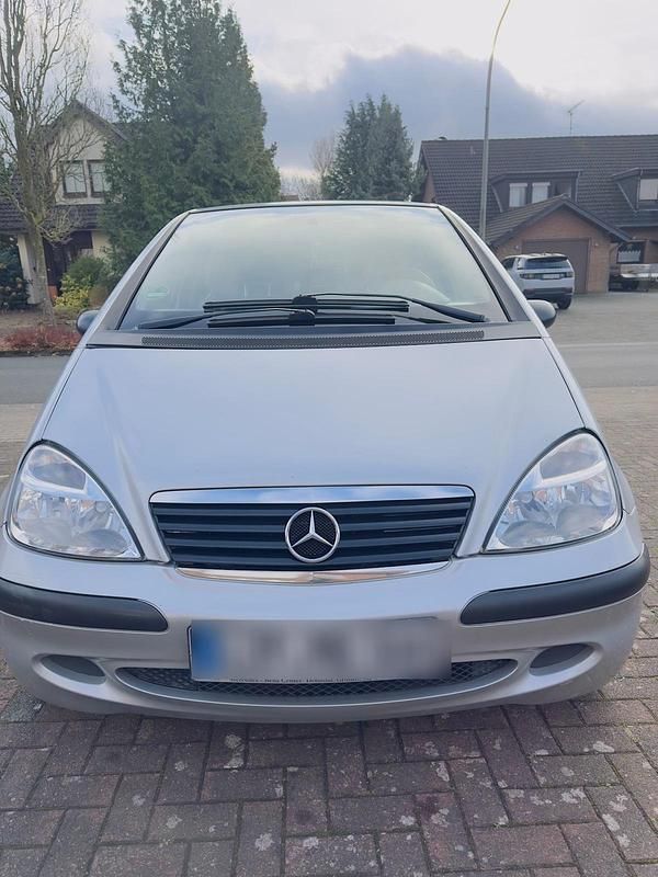 Grau Gebraucht 2002 Mercedes A140 Kleinwagen | 2.350 € - Bild 1/4