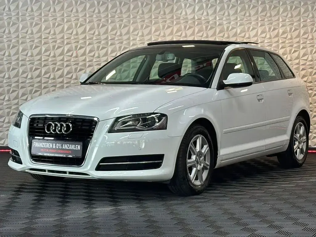 Gebraucht Audi A3 Ambiente 105 PS (77 kW) 2010 Weiß Kleinwagen
