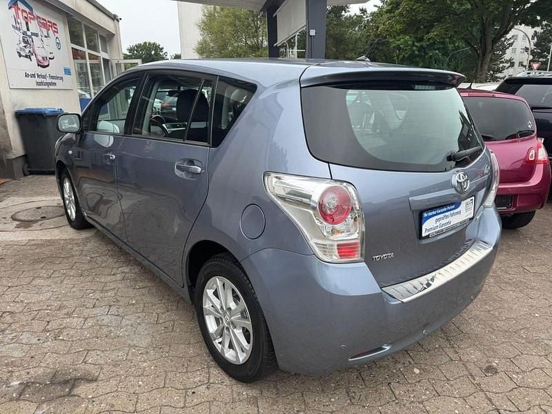 Gebraucht Toyota Verso Edition 147 PS (108 kW) 2011 Blau Van / Kleinbus