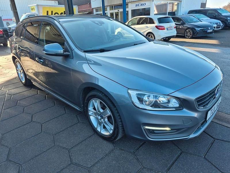 Gebraucht Volvo V60 Summum 150 PS (110 kW) 2017 Grau Kombi