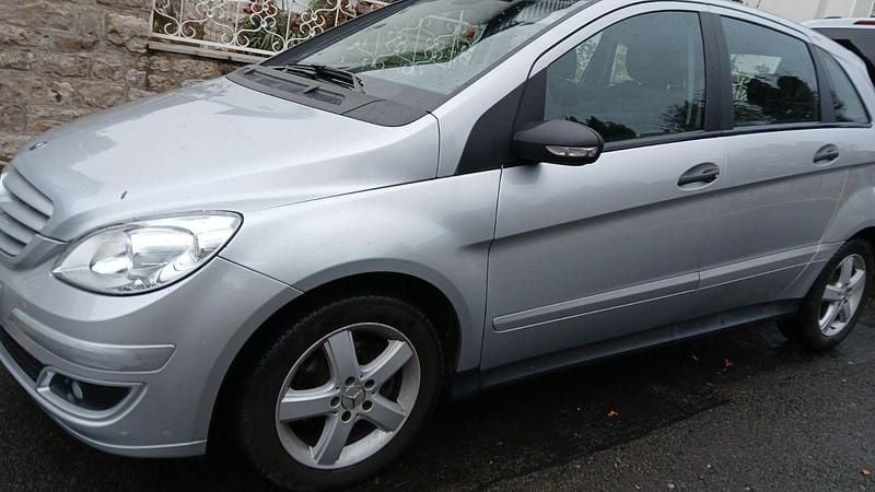 Gebraucht Mercedes B170 116 PS (85 kW) 2005 Silber Van / Kleinbus