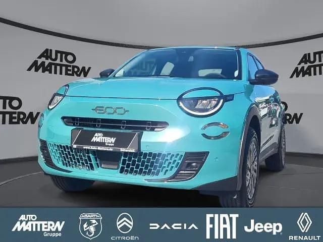 Blau Neu 2025 Fiat 600 SUV | 25.490 € (Fairer Preis) - Bild 1/4