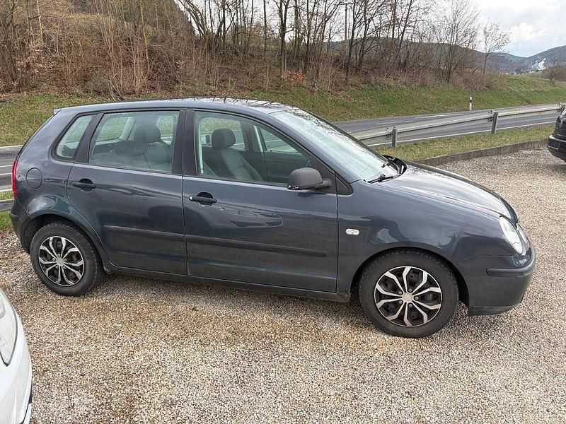 Używany VW Polo 64 KM (47 kW) 2004 Srebrny Hatchback