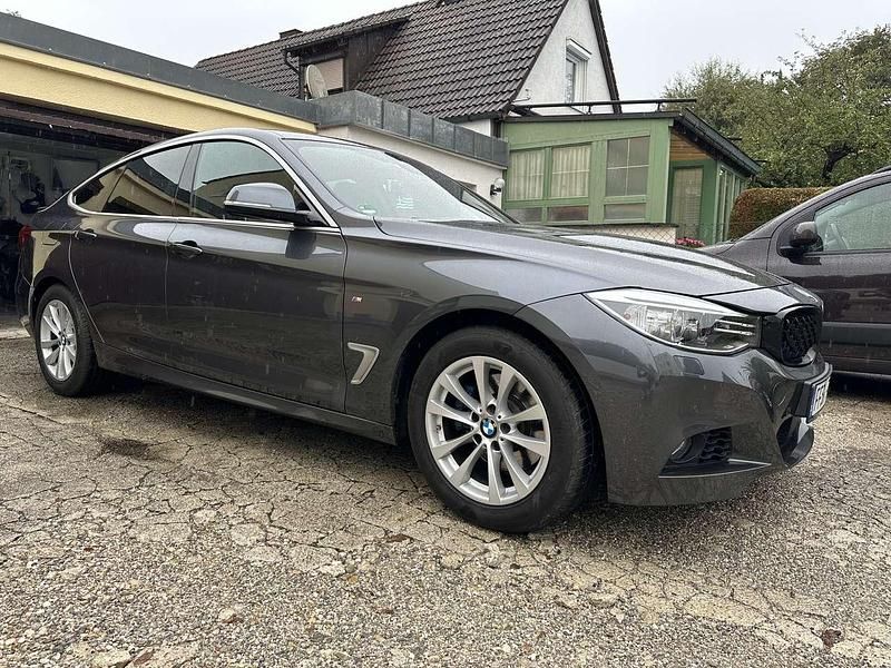 Gebraucht BMW 330 Sport Line 258 PS (189 kW) 2014 Grau Limousine