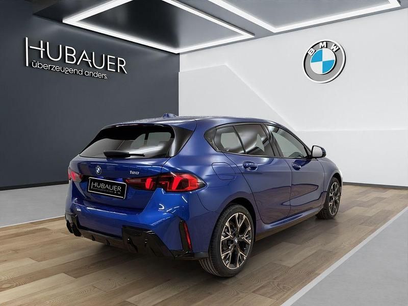 Neu BMW 120 M Sport 170 PS (125 kW) 2026 Blau Kleinwagen