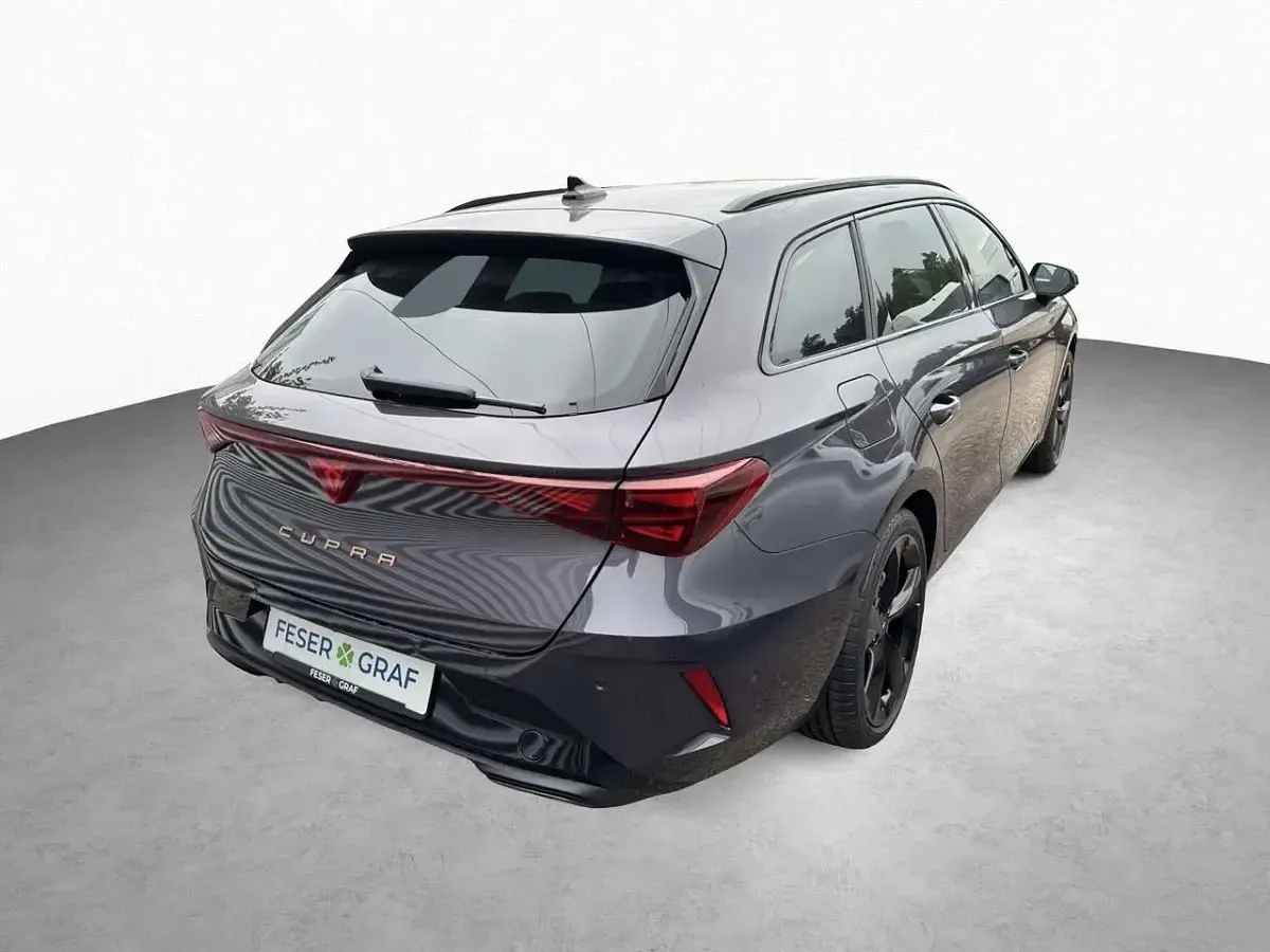 Neu Cupra Leon 150 PS (110 kW) 2026 Violett Kombi