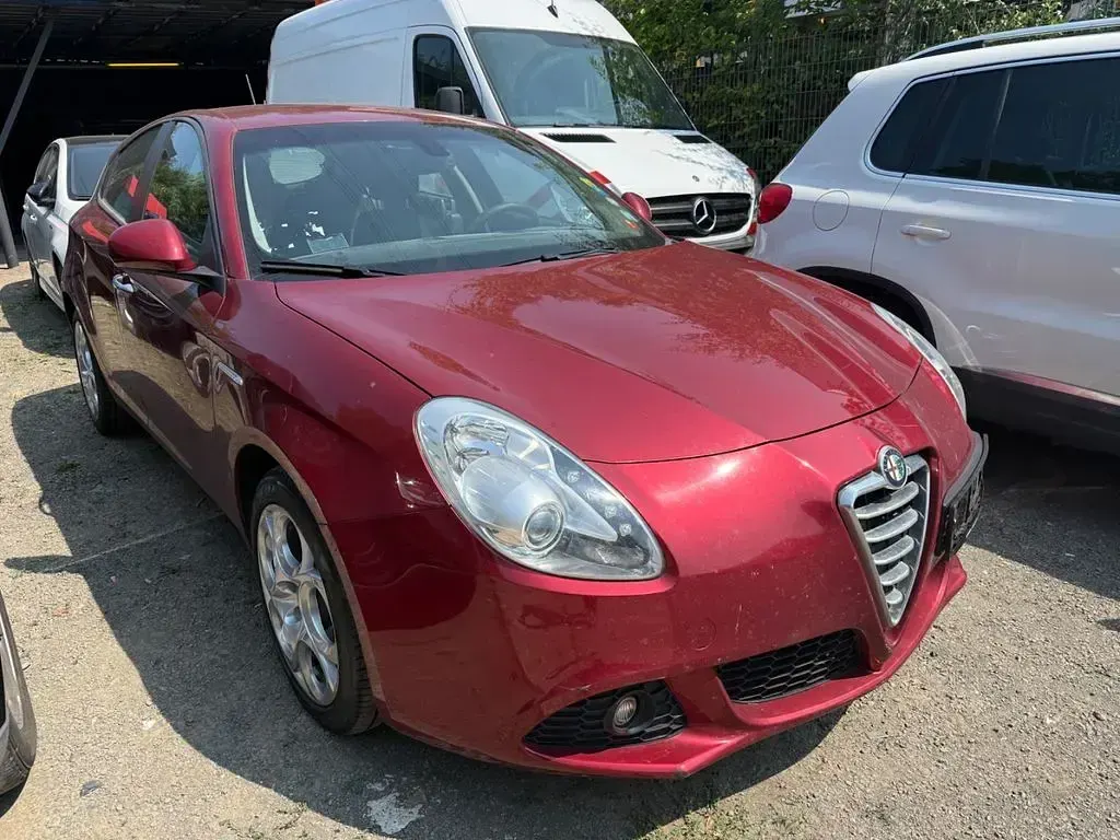Gebraucht Alfa Romeo Giulietta Impression 105 PS (77 kW) 2010 Rot Kleinwagen