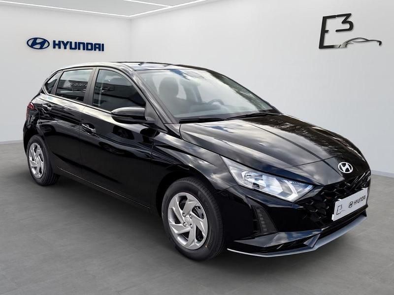 Gebraucht Hyundai i20 Select 101 PS (74 kW) 2025 Schwarz Kleinwagen