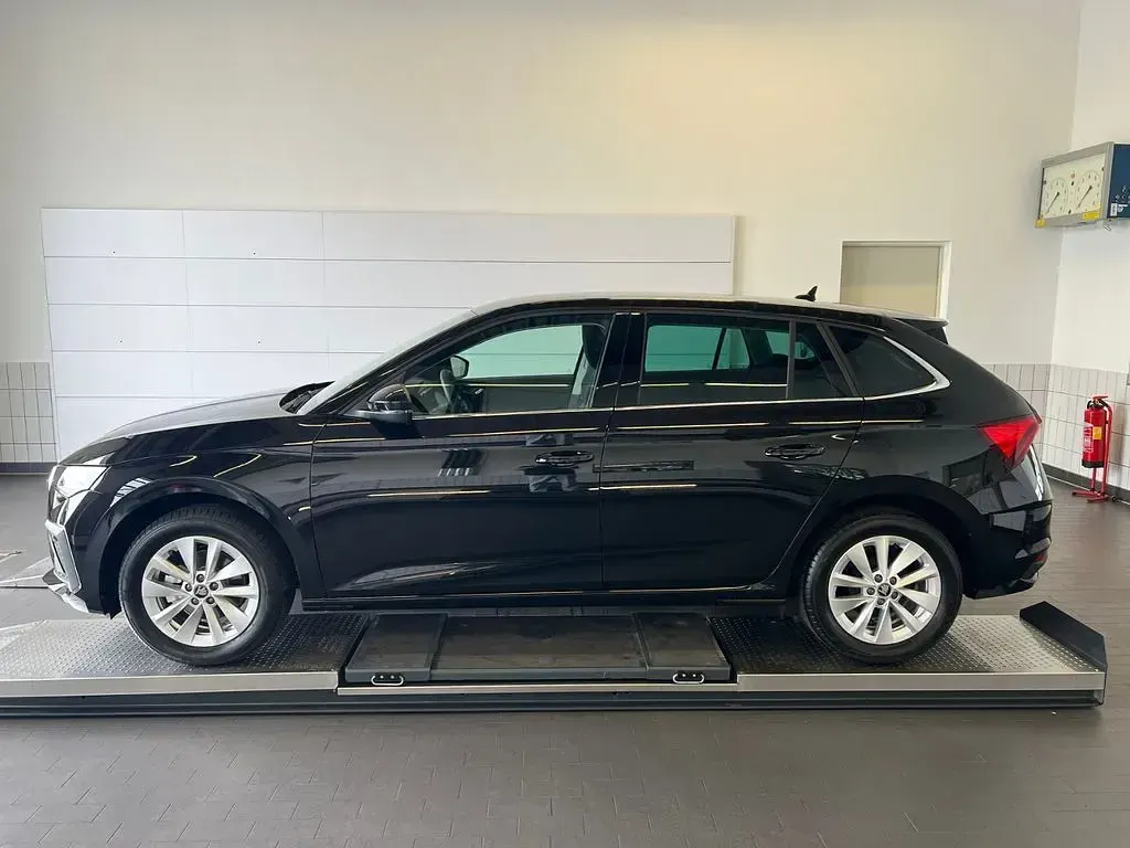 Neu Skoda Scala Selection 116 PS (85 kW) 2026 Blackmagic perleffekt Kleinwagen