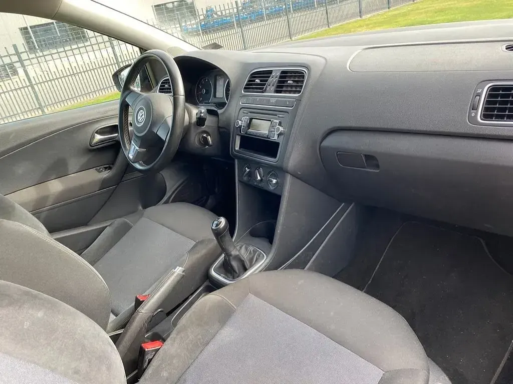 Gebraucht VW Polo Trendline 60 PS (44 kW) 2011 Rot Kleinwagen