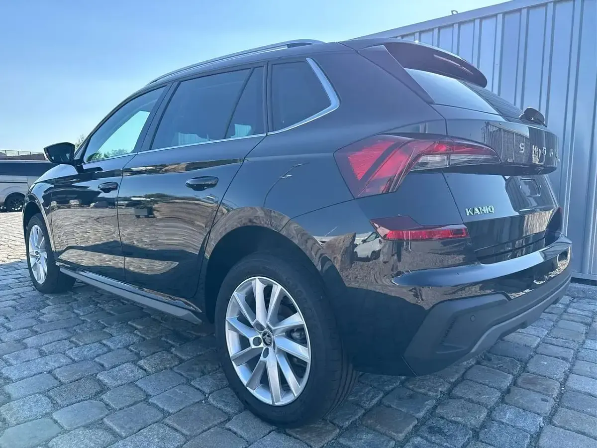 Neu Skoda Kamiq Premium Edition 116 PS (85 kW) 2025 Black magic perleffect SUV
