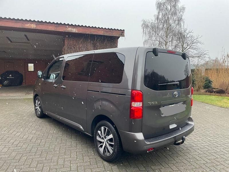 Gebraucht Toyota Proace Team 177 PS (130 kW) 2020 Grau Van / Kleinbus