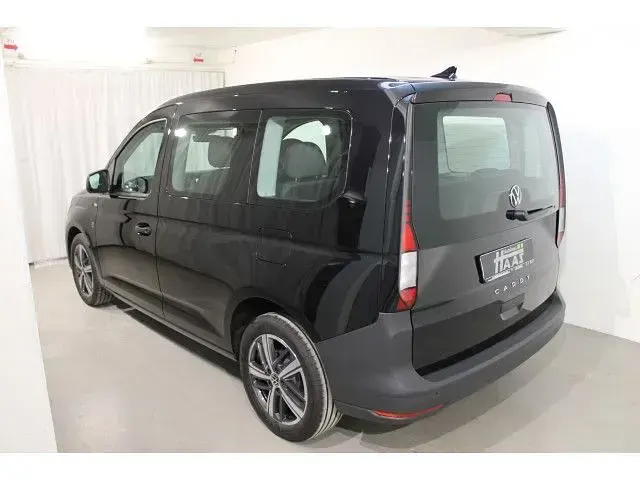 Gebraucht VW Caddy Basis 114 PS (83 kW) 2024 Schwarz Van / Kleinbus