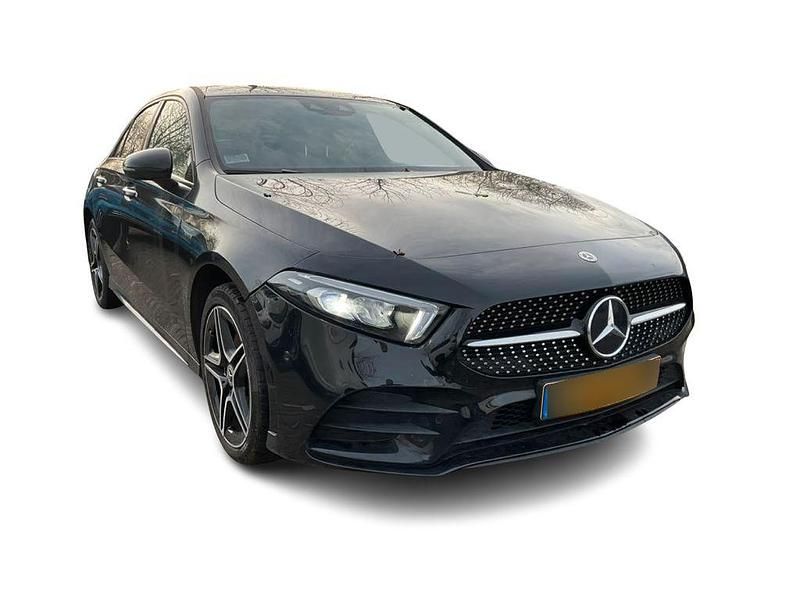 Schwarz Gebraucht 2021 Mercedes A250 AMG line Limousine | 23.272 € (Guter Preis) - Bild 1/4