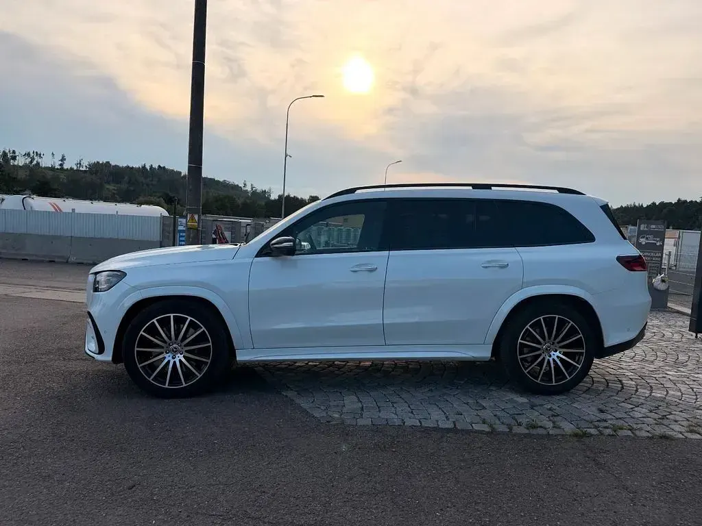 Gebraucht Mercedes GLS450 367 PS (269 kW) 2024 Weiß SUV