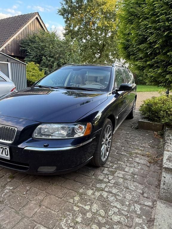Blau Gebraucht 2005 Volvo V70 Summum Kombi | 2.500 € (Fairer Preis) - Bild 1/4
