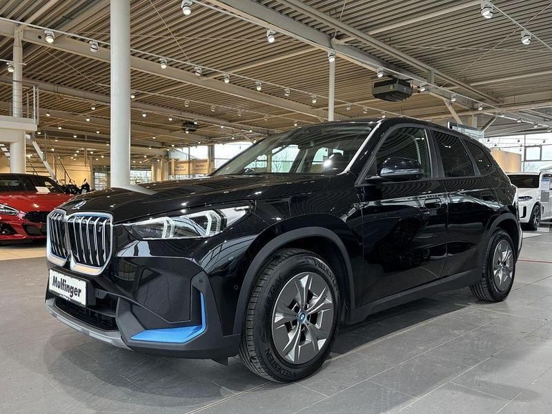 Gebraucht BMW iX1 230 kW (313 PS) 2023 Black sapphire (metallic) SUV
