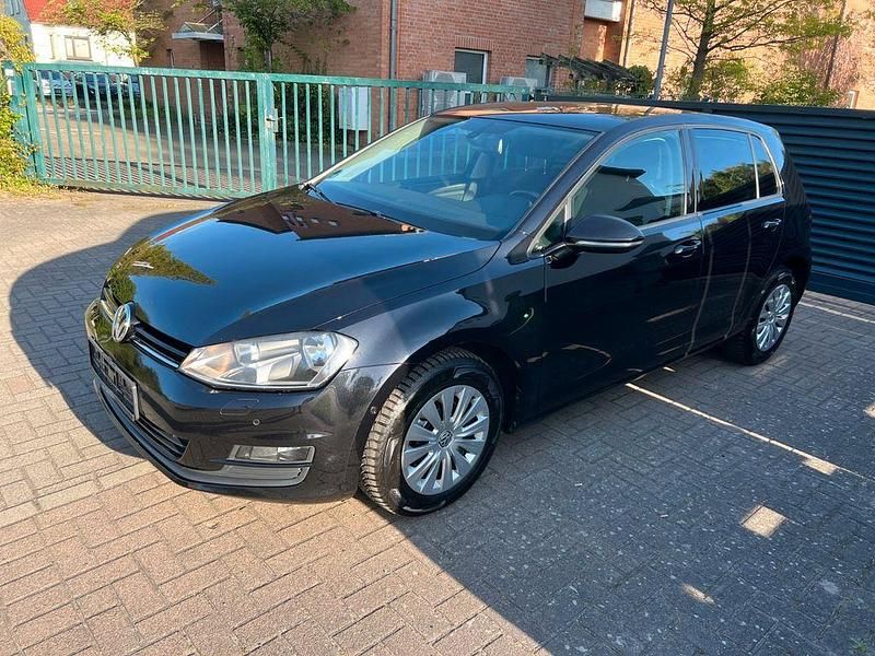 Gebraucht VW Golf VII Trendline 105 PS (77 kW) 2013 Schwarz Limousine
