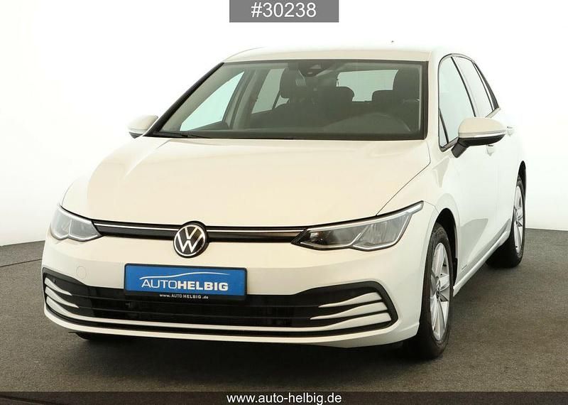 Pure white Gebraucht 2022 VW Golf Life Limousine | 22.890 € (Fairer Preis) - Bild 1/4