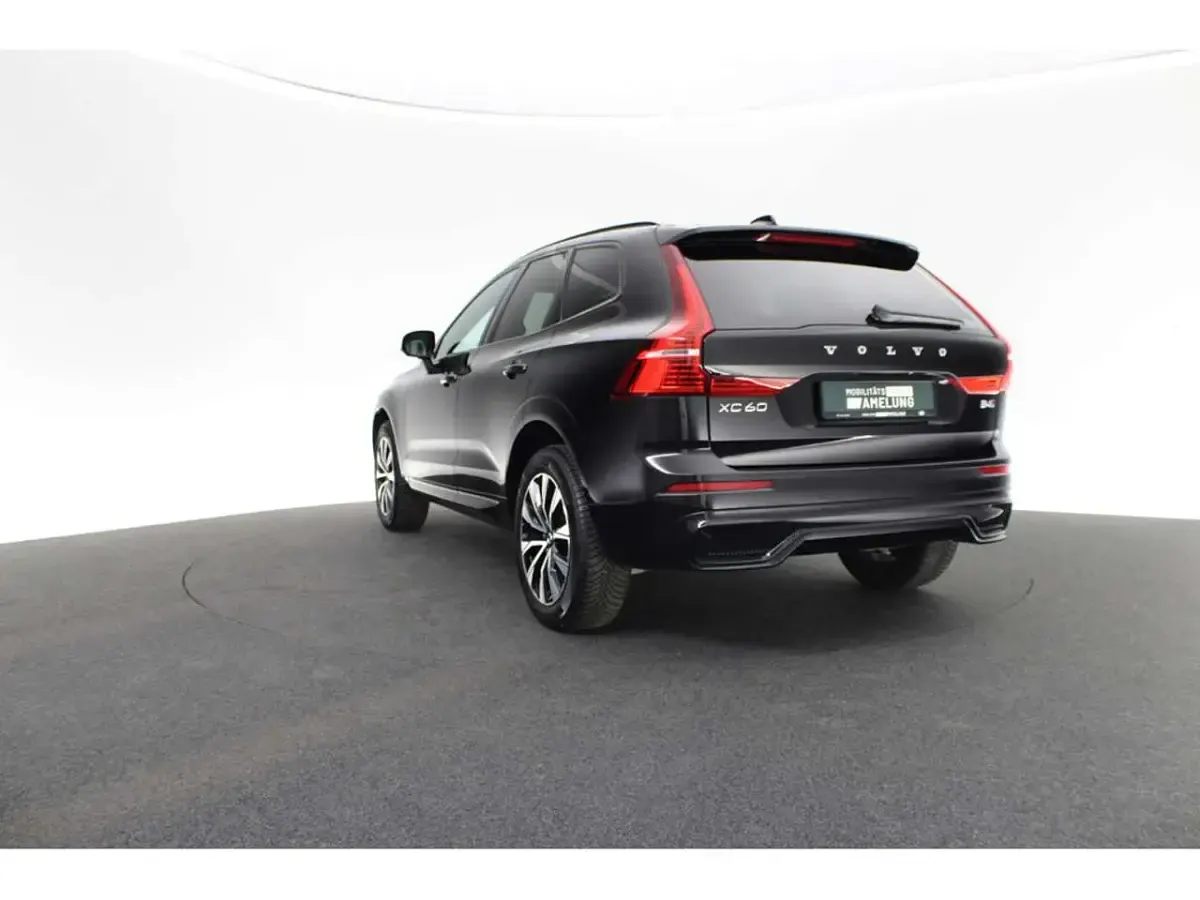 Gebraucht Volvo XC60 Plus 197 PS (144 kW) 2024 Schwarz SUV
