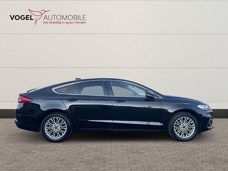 Gebraucht Ford Mondeo Titanium 150 PS (110 kW) 2021 Schwarz Limousine