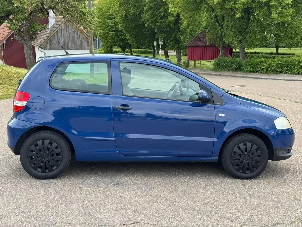 Używany VW Fox 65 KM (47 kW) 2009 Niebieski Hatchback