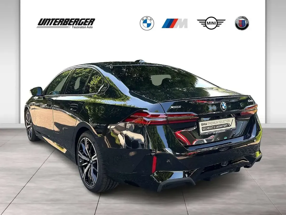 Gebraucht BMW 540 M Sport 303 PS (222 kW) 2025 Schwarz Limousine