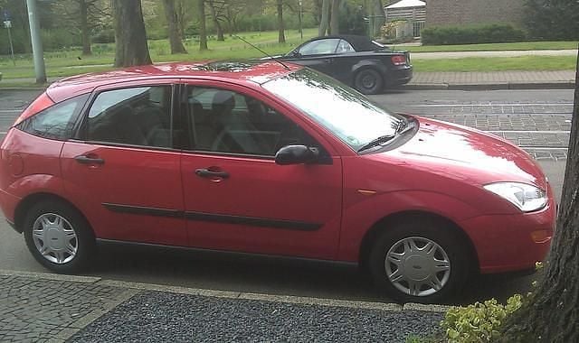 Gebraucht Ford Focus 75 PS (55 kW) 1999 Rot Limousine