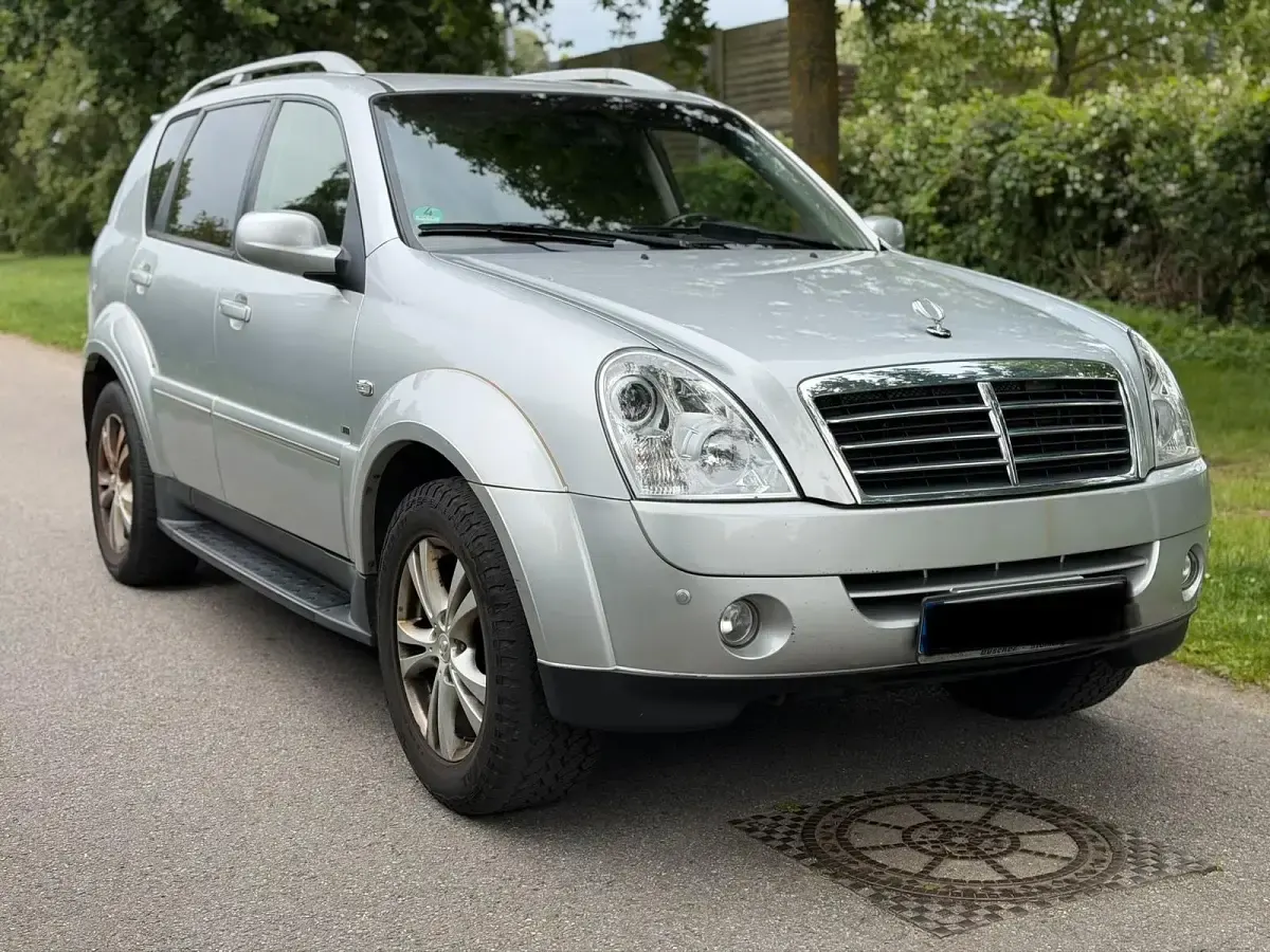 Gebraucht SsangYong Rexton 179 PS (131 kW) 2012 Silber SUV