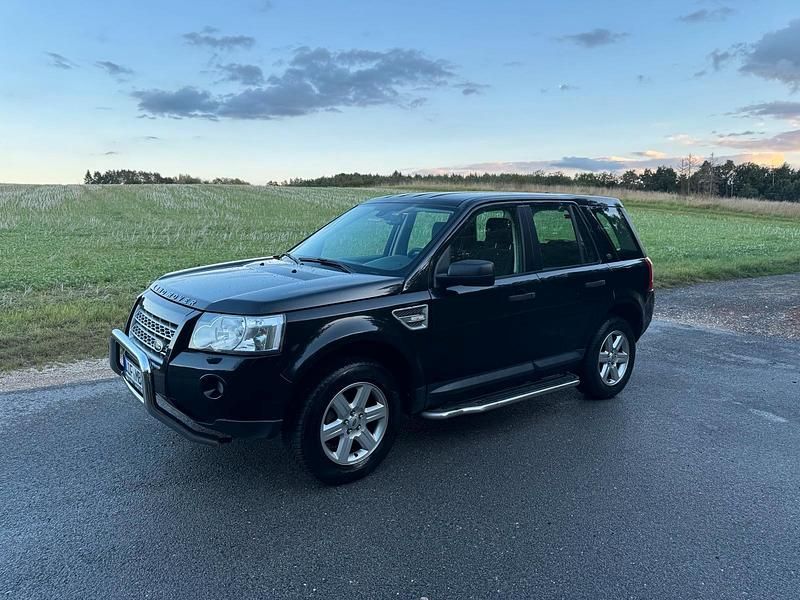 Schwarz Gebraucht 2010 Land Rover Freelander 2 SUV | 9.250 € (Etwas zu teuer) - Bild 1/4