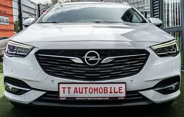 Gebraucht Opel Insignia Dynamic 165 PS (121 kW) 2017 Weiß Kombi
