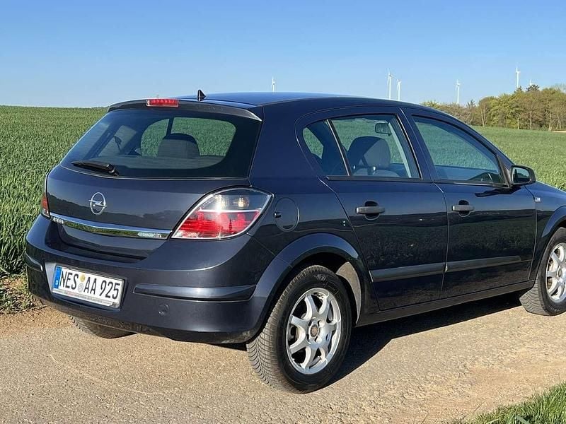Second-hand Opel Astra Innovation 90 CP (66 kW) 2009 Break