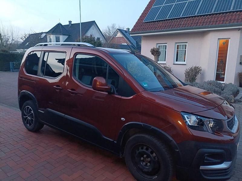 Gebraucht Peugeot Rifter Active 102 PS (75 kW) 2021 Orange Van / Kleinbus