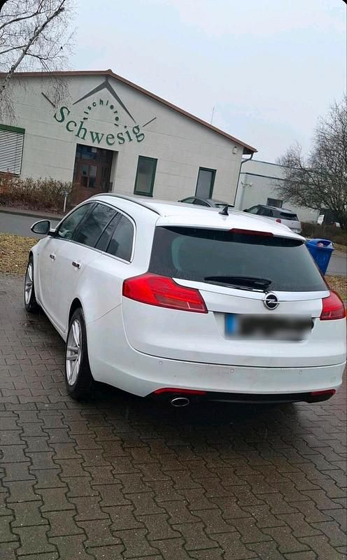 Gebraucht Opel Insignia 160 PS (117 kW) 2010 Weiß Kombi